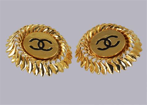 chanel vintage earrings clip